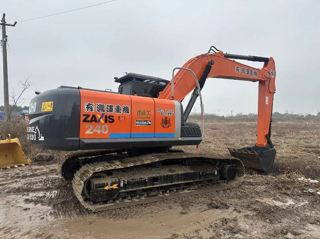 Hitachi ZX 240 - Верижен багер: снимка 1 Hitachi ZX 240 - Верижен багер: снимка 1
