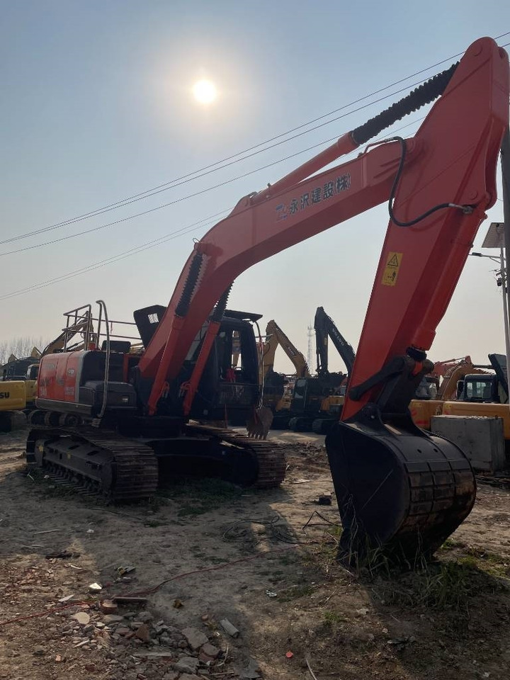 Hitachi ZX 240 - Верижен багер: снимка 3 Hitachi ZX 240 - Верижен багер: снимка 3