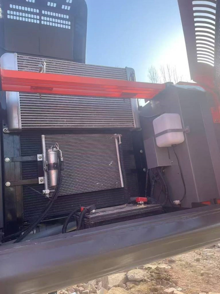 Hitachi ZX 350 - Верижен багер: снимка 2 Hitachi ZX 350 - Верижен багер: снимка 2