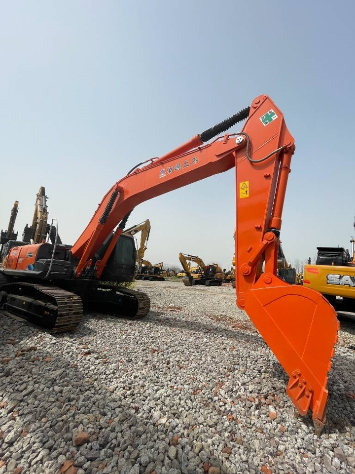 Hitachi ZX 360 - Верижен багер: снимка 1 Hitachi ZX 360 - Верижен багер: снимка 1