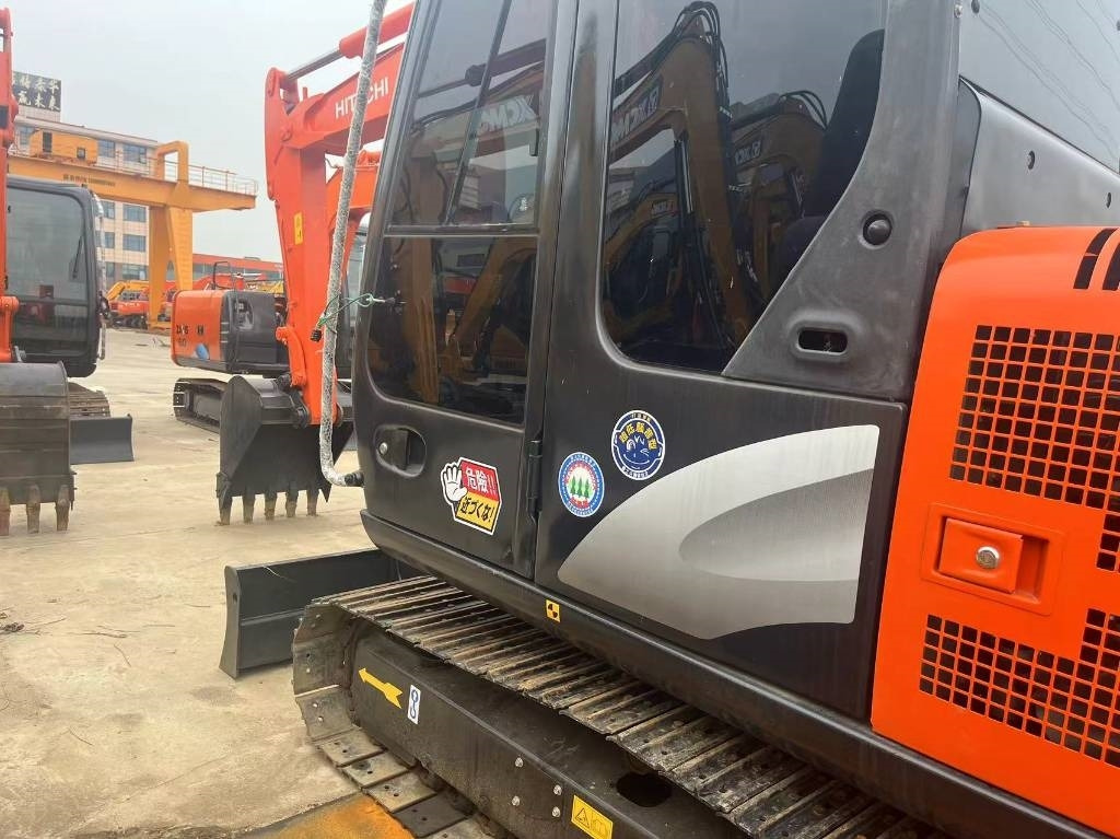 Мини багер Hitachi ZX 60: снимка 9 Мини багер Hitachi ZX 60: снимка 9