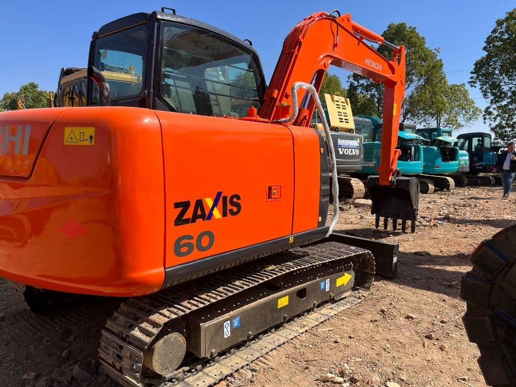 Hitachi ZX 60 - Мини багер: снимка 1 Hitachi ZX 60 - Мини багер: снимка 1