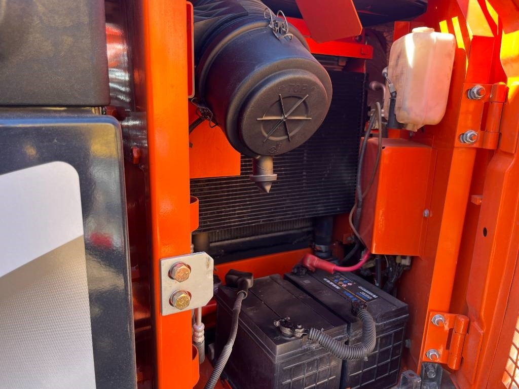 Hitachi ZX 60 - Мини багер: снимка 5 Hitachi ZX 60 - Мини багер: снимка 5