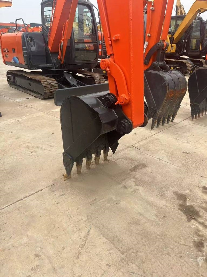 Мини багер Hitachi ZX 60: снимка 8 Мини багер Hitachi ZX 60: снимка 8