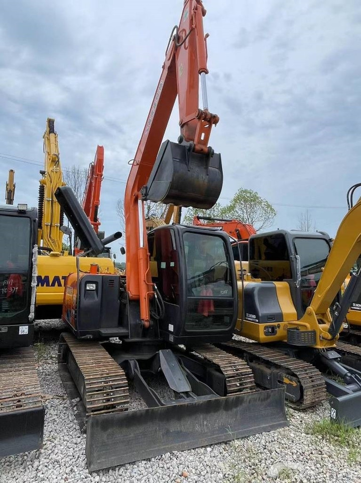 Hitachi ZX 70 - Мини багер: снимка 4 Hitachi ZX 70 - Мини багер: снимка 4