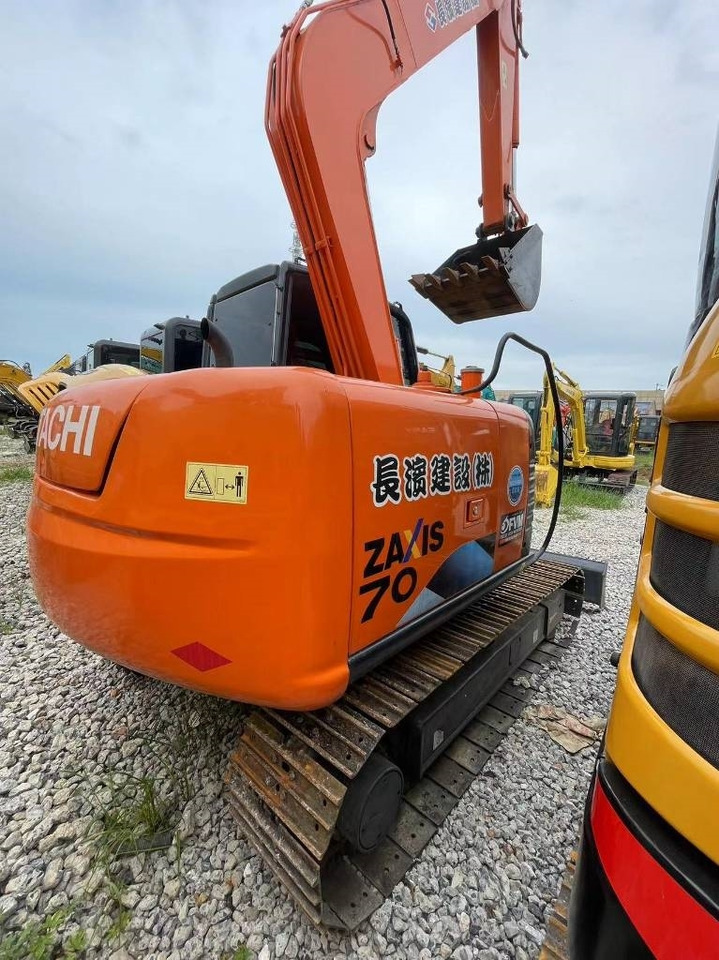 Hitachi ZX 70 - Мини багер: снимка 2 Hitachi ZX 70 - Мини багер: снимка 2