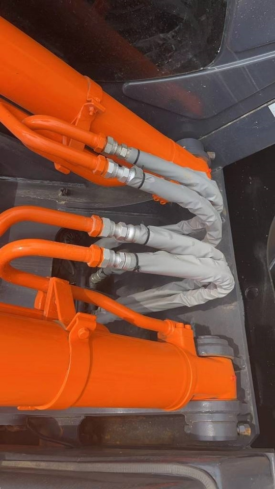 Hitachi Zaxis 210 H-3 - Верижен багер: снимка 3 Hitachi Zaxis 210 H-3 - Верижен багер: снимка 3