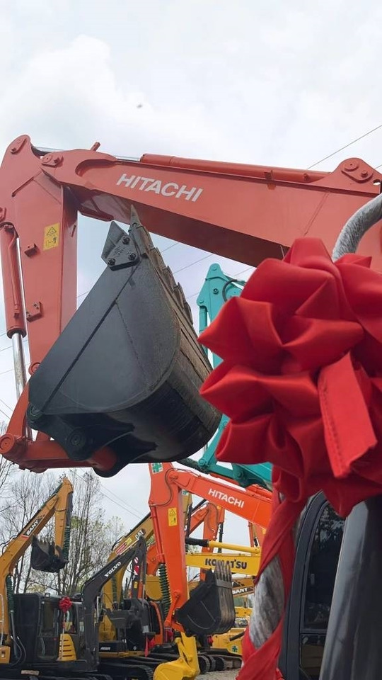 Hitachi Zaxis 60 - Мини багер: снимка 3 Hitachi Zaxis 60 - Мини багер: снимка 3