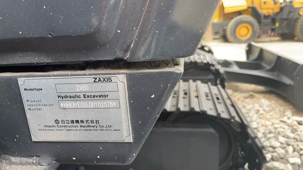 Hitachi Zaxis 60 - Мини багер: снимка 4 Hitachi Zaxis 60 - Мини багер: снимка 4
