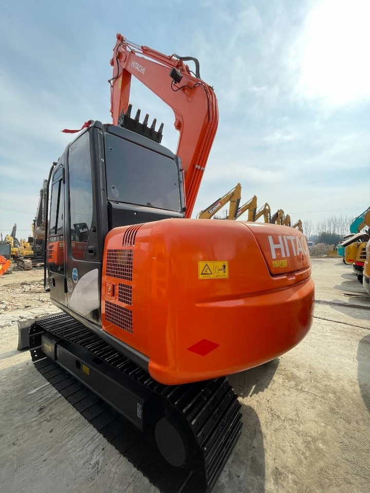 Hitachi Zaxis 70 - Верижен багер: снимка 3 Hitachi Zaxis 70 - Верижен багер: снимка 3