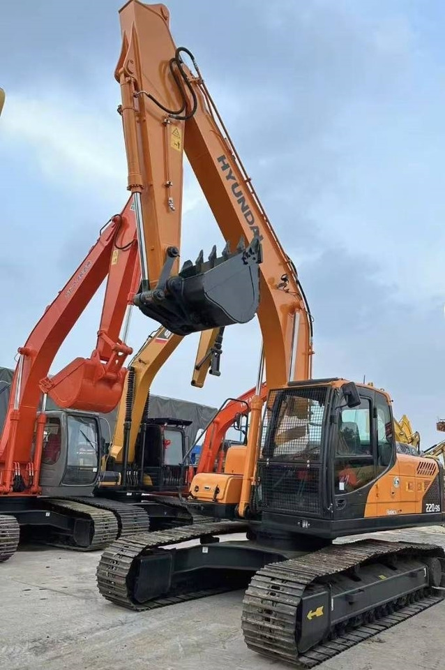 Hyundai 220-9 - Верижен багер: снимка 1 Hyundai 220-9 - Верижен багер: снимка 1