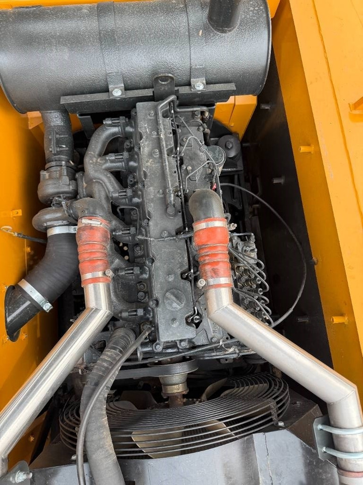 Верижен багер Hyundai 305LC-9T: снимка 11