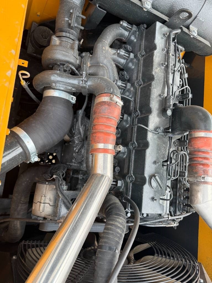 Верижен багер Hyundai 305LC-9T: снимка 14
