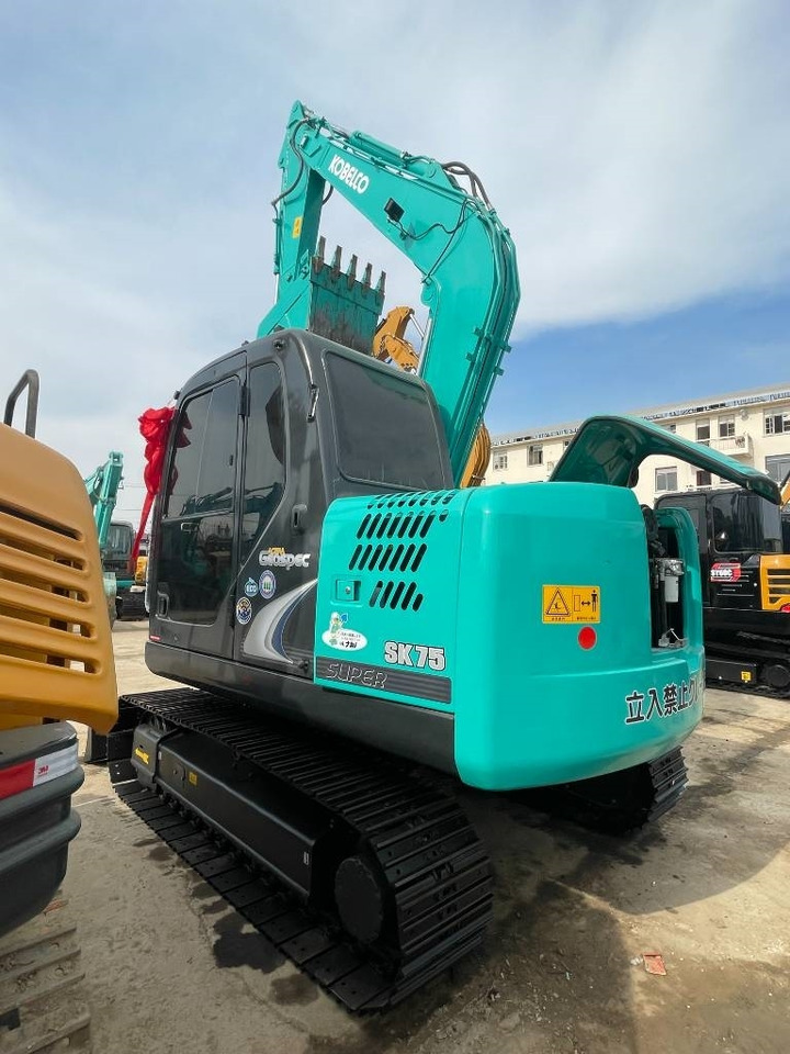 Kobelco SK 75 - Верижен багер: снимка 4 Kobelco SK 75 - Верижен багер: снимка 4