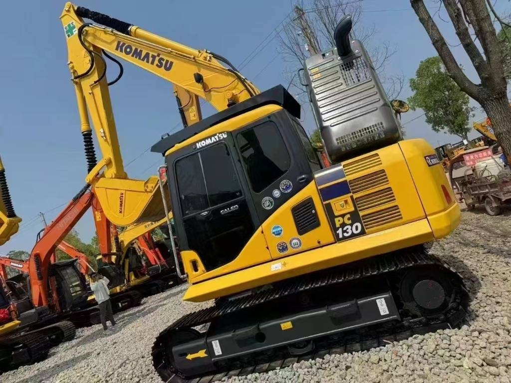 Komatsu PC 130 - Верижен багер: снимка 1 Komatsu PC 130 - Верижен багер: снимка 1