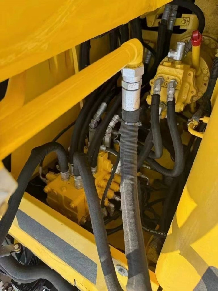 Komatsu PC 130 - Верижен багер: снимка 4 Komatsu PC 130 - Верижен багер: снимка 4