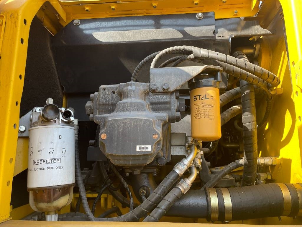 Komatsu PC 210 - Верижен багер: снимка 4 Komatsu PC 210 - Верижен багер: снимка 4