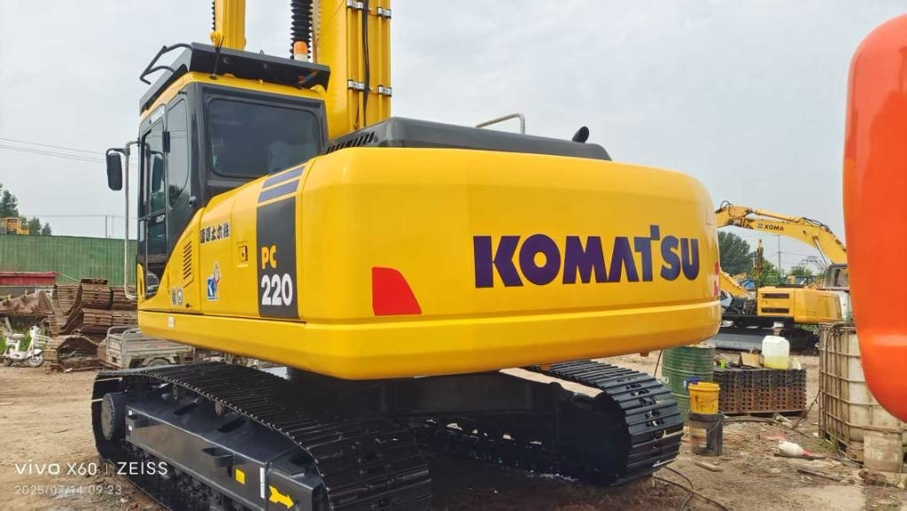 Komatsu PC 220-7 - Верижен багер: снимка 1 Komatsu PC 220-7 - Верижен багер: снимка 1