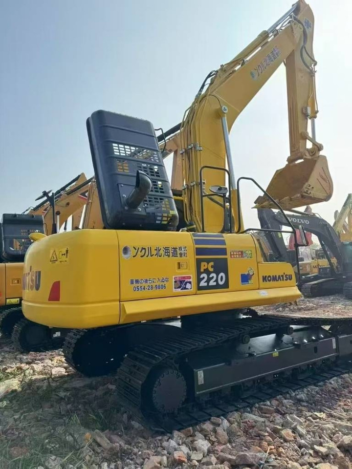 Komatsu PC 220-8 - Верижен багер: снимка 1 Komatsu PC 220-8 - Верижен багер: снимка 1
