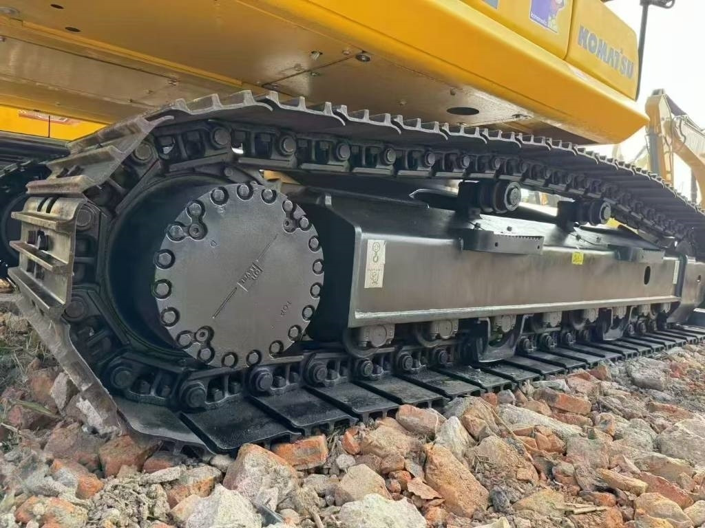 Верижен багер Komatsu PC 220-8: снимка 8