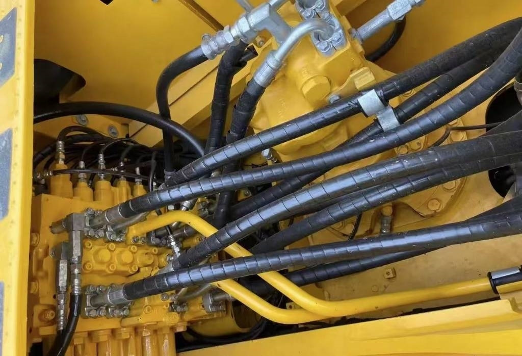 Komatsu PC 240 - Верижен багер: снимка 3 Komatsu PC 240 - Верижен багер: снимка 3