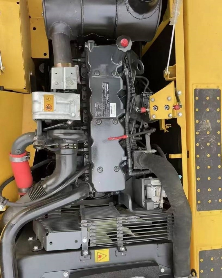 Komatsu PC 240 - Верижен багер: снимка 2 Komatsu PC 240 - Верижен багер: снимка 2