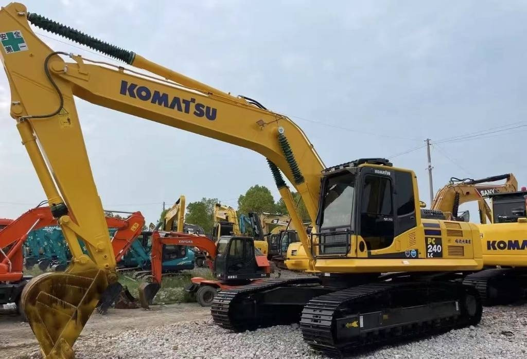 Komatsu PC 240 - Верижен багер: снимка 1 Komatsu PC 240 - Верижен багер: снимка 1