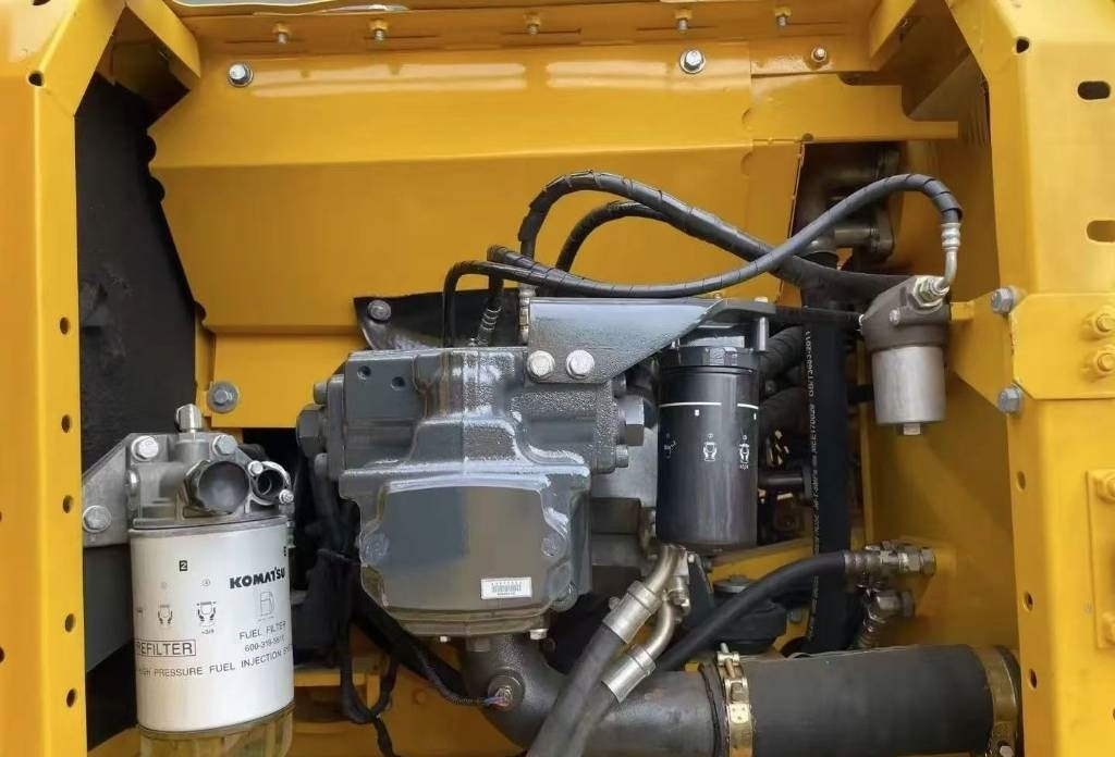 Komatsu PC 240 - Верижен багер: снимка 4 Komatsu PC 240 - Верижен багер: снимка 4