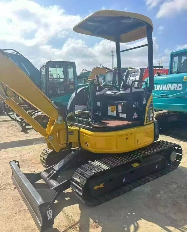 Komatsu PC 30 - Мини багер: снимка 1 Komatsu PC 30 - Мини багер: снимка 1