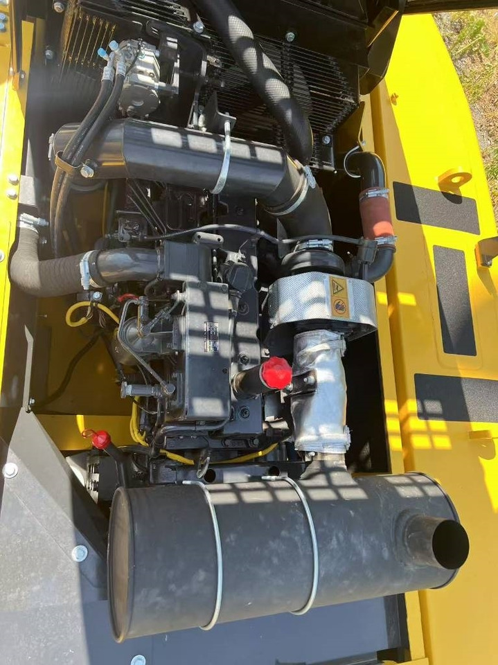 Komatsu PC 300 - Верижен багер: снимка 4 Komatsu PC 300 - Верижен багер: снимка 4