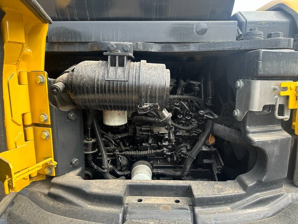 Komatsu PC 40 - Мини багер: снимка 5 Komatsu PC 40 - Мини багер: снимка 5