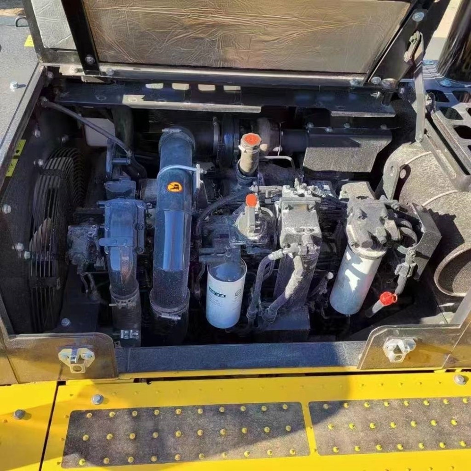 Komatsu PC 450 - Верижен багер: снимка 4 Komatsu PC 450 - Верижен багер: снимка 4