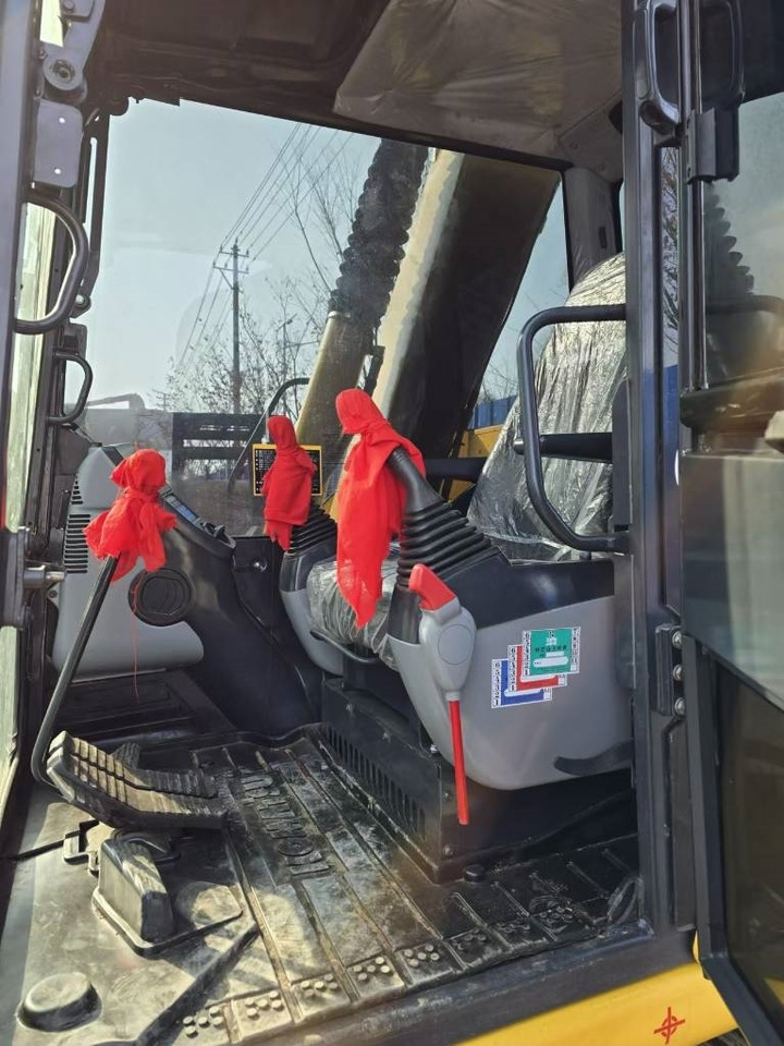 Лизинг на Komatsu PC 70  Komatsu PC 70: снимка 8