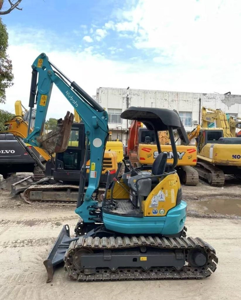 Kubota 25 - Мини багер: снимка 3 Kubota 25 - Мини багер: снимка 3