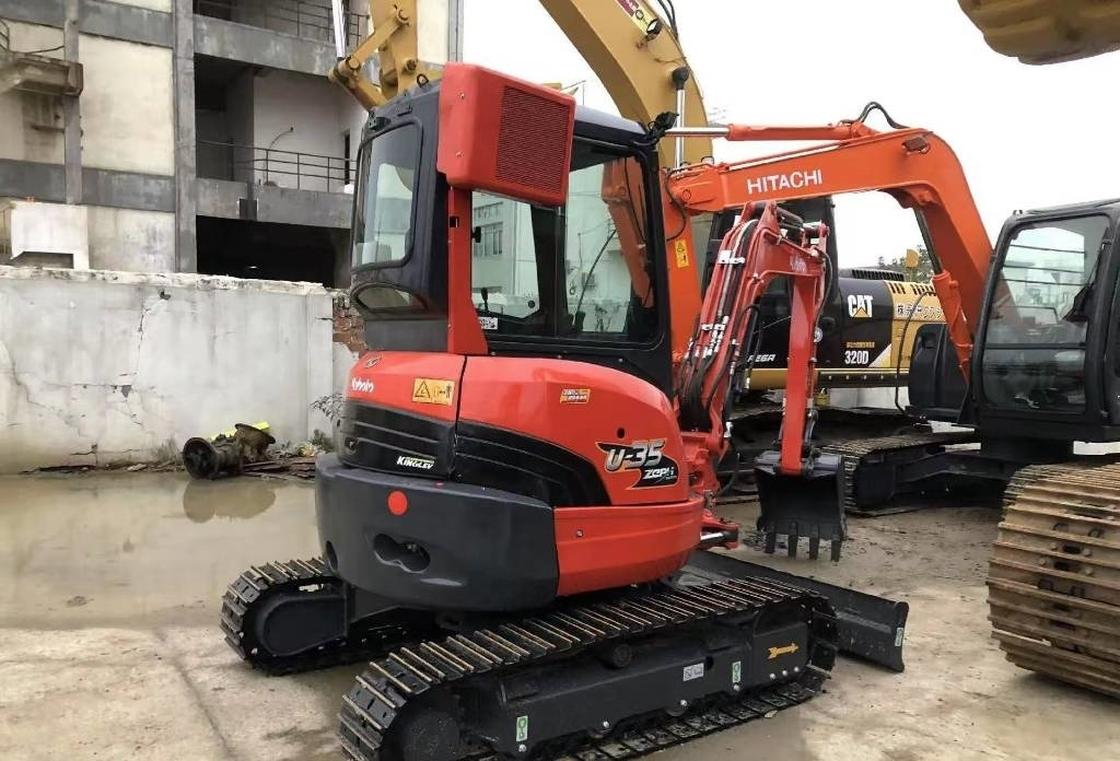 Kubota U 35 - Мини багер: снимка 1 Kubota U 35 - Мини багер: снимка 1