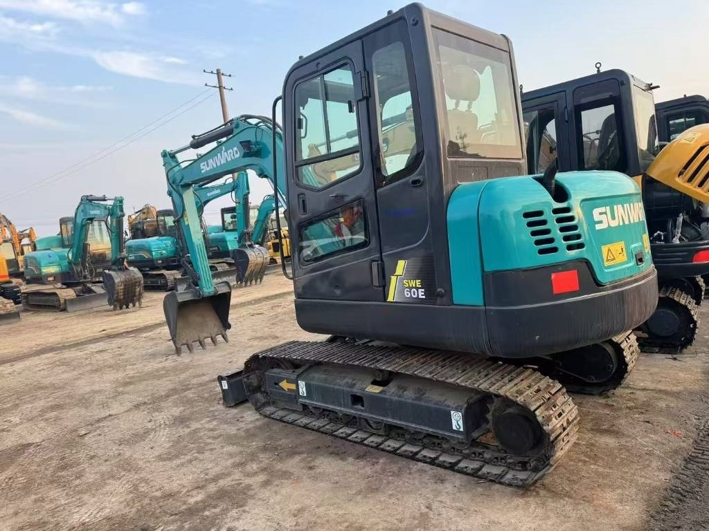 Мини багер Sunward SWE 60 E: снимка 1