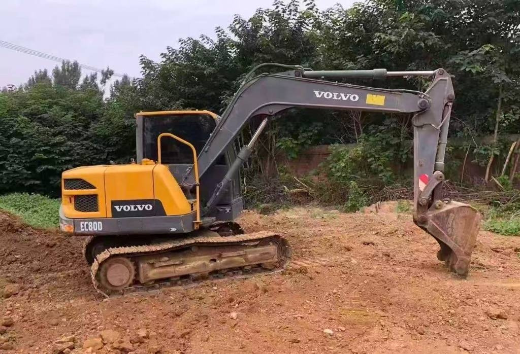 Volvo EC 80 D - Верижен багер: снимка 1 Volvo EC 80 D - Верижен багер: снимка 1
