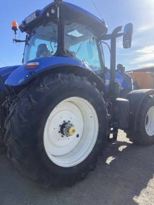 New Holland T7.210 - Трактор: снимка 3 New Holland T7.210 - Трактор: снимка 3