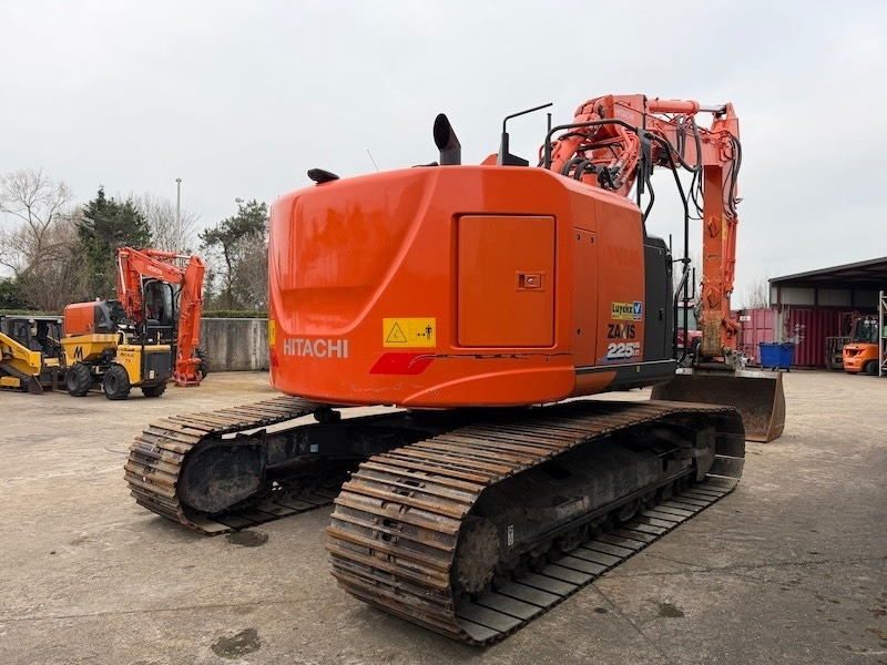 Hitachi ZX 225 US LC-6 - Верижен багер: снимка 3 Hitachi ZX 225 US LC-6 - Верижен багер: снимка 3