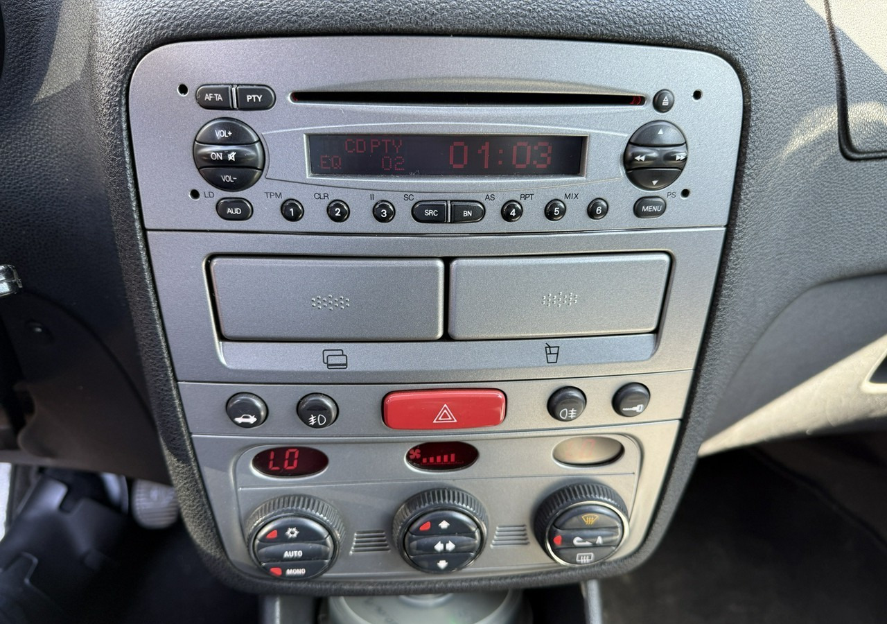 Alfa Romeo 147 Alfa Romeo 147 Klima 1.9 jtd-140KM - Лек автомобил: снимка 5 Alfa Romeo 147 Alfa Romeo 147 Klima 1.9 jtd-140KM - Лек автомобил: снимка 5