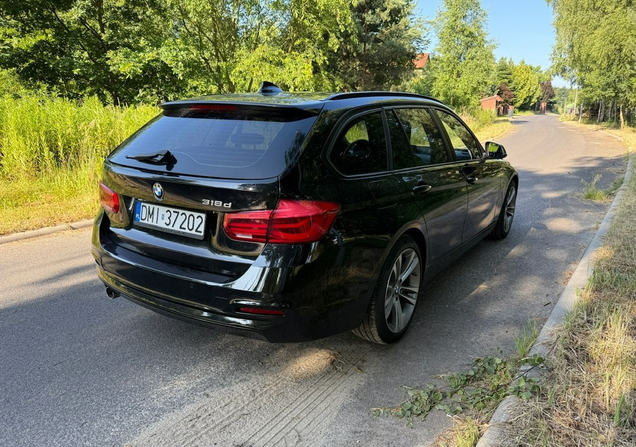 BMW SERIA 3 V (F30/F31/F34) BMW SERIA 3 318d 150KM Automat SportLine*AdaptiveLed*Navi*Półskóra*SerwisBMW* FV - Комби: снимка 4 BMW SERIA 3 V (F30/F31/F34) BMW SERIA 3 318d 150KM Automat SportLine*AdaptiveLed*Navi*Półskóra*SerwisBMW* FV - Комби: снимка 4