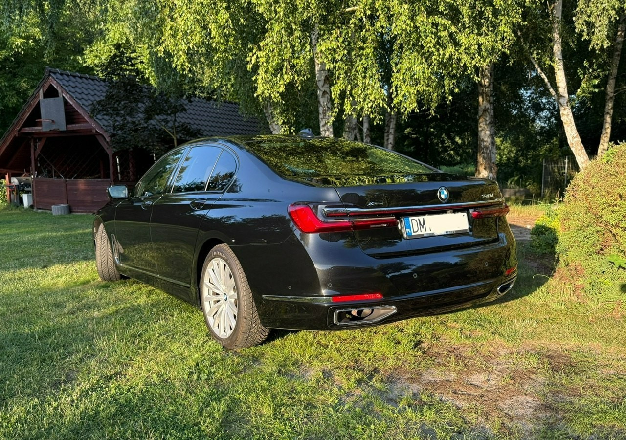 BMW SERIA 7 II (G11/G12) BMW SERIA 7 740d Xdrive 340KM Luxury+Exclusive Masaże Adaptiv Oś Lasery 2022 FV2 - Седан: снимка 2 BMW SERIA 7 II (G11/G12) BMW SERIA 7 740d Xdrive 340KM Luxury+Exclusive Masaże Adaptiv Oś Lasery 2022 FV2 - Седан: снимка 2