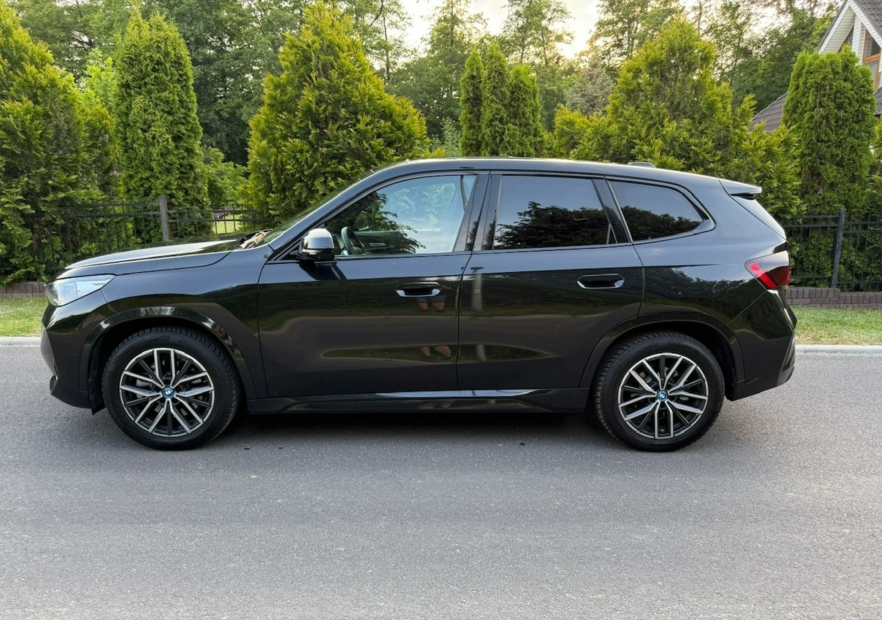 BMW X1 iX1 iX1 xDrive30 313KM M-Sport H/K Panorama AdaptiveLed Masaże Kam360 - Джип: снимка 2 BMW X1 iX1 iX1 xDrive30 313KM M-Sport H/K Panorama AdaptiveLed Masaże Kam360 - Джип: снимка 2