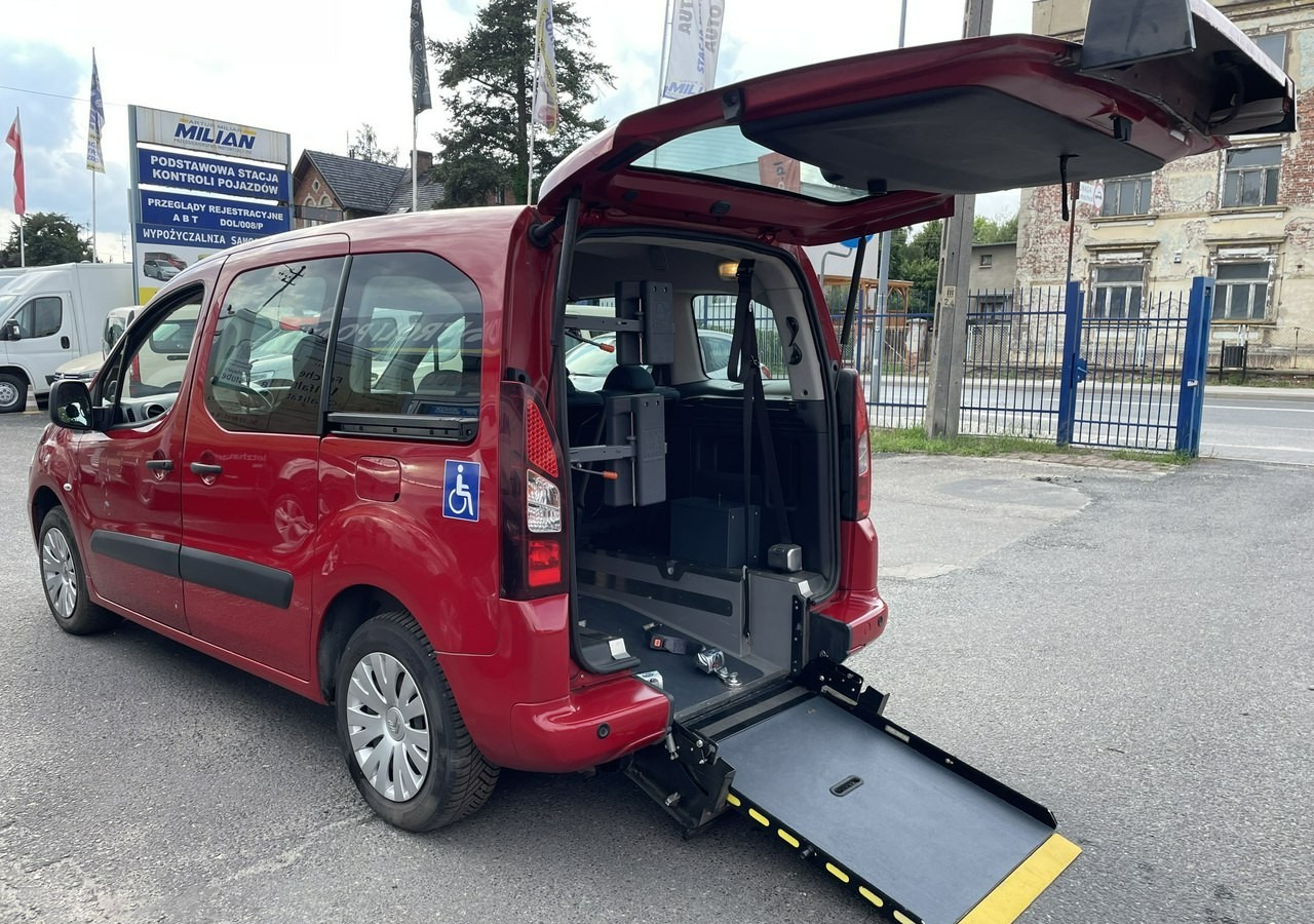 Citroen Berlingo II Berlingo 1.6 do przewozu Niepełnosprawnych inwalida rampa 2018 - Лек автомобил: снимка 2 Citroen Berlingo II Berlingo 1.6 do przewozu Niepełnosprawnych inwalida rampa 2018 - Лек автомобил: снимка 2