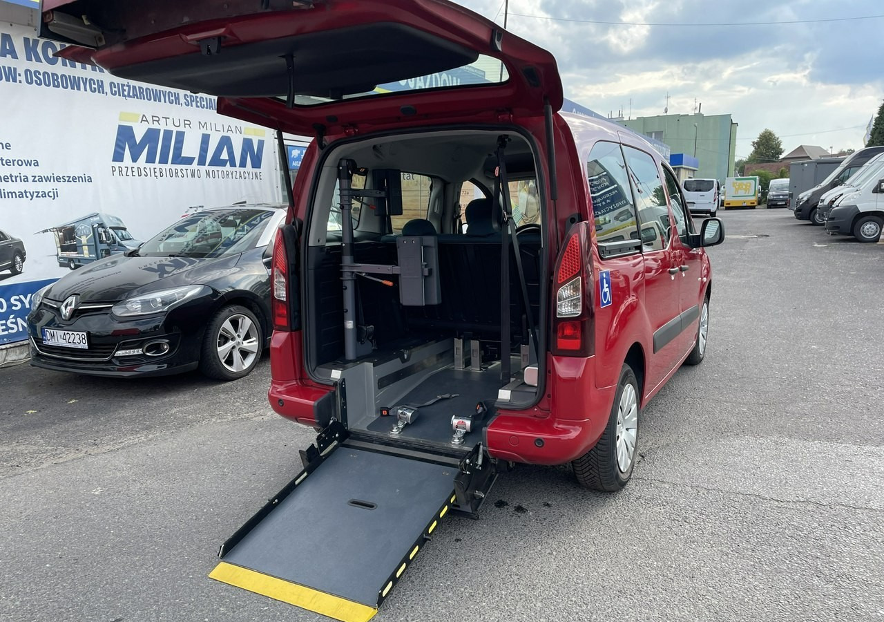 Лек автомобил Citroen Berlingo II Berlingo 1.6 do przewozu Niepełnosprawnych inwalida rampa 2018: снимка 12