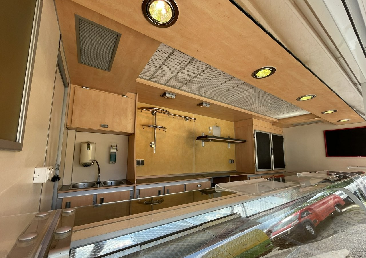 Fiat Ducato Autosklep wędlin Gastronomiczny Food Truck Foodtruck Sklep Borco - Магазин камион: снимка 2 Fiat Ducato Autosklep wędlin Gastronomiczny Food Truck Foodtruck Sklep Borco - Магазин камион: снимка 2