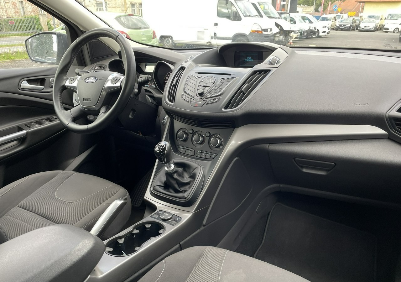 Ford Kuga II Ford Kuga 1.5 EcoBoost Bogate wyposażenie 63558km Model 2016 - Джип: снимка 5 Ford Kuga II Ford Kuga 1.5 EcoBoost Bogate wyposażenie 63558km Model 2016 - Джип: снимка 5