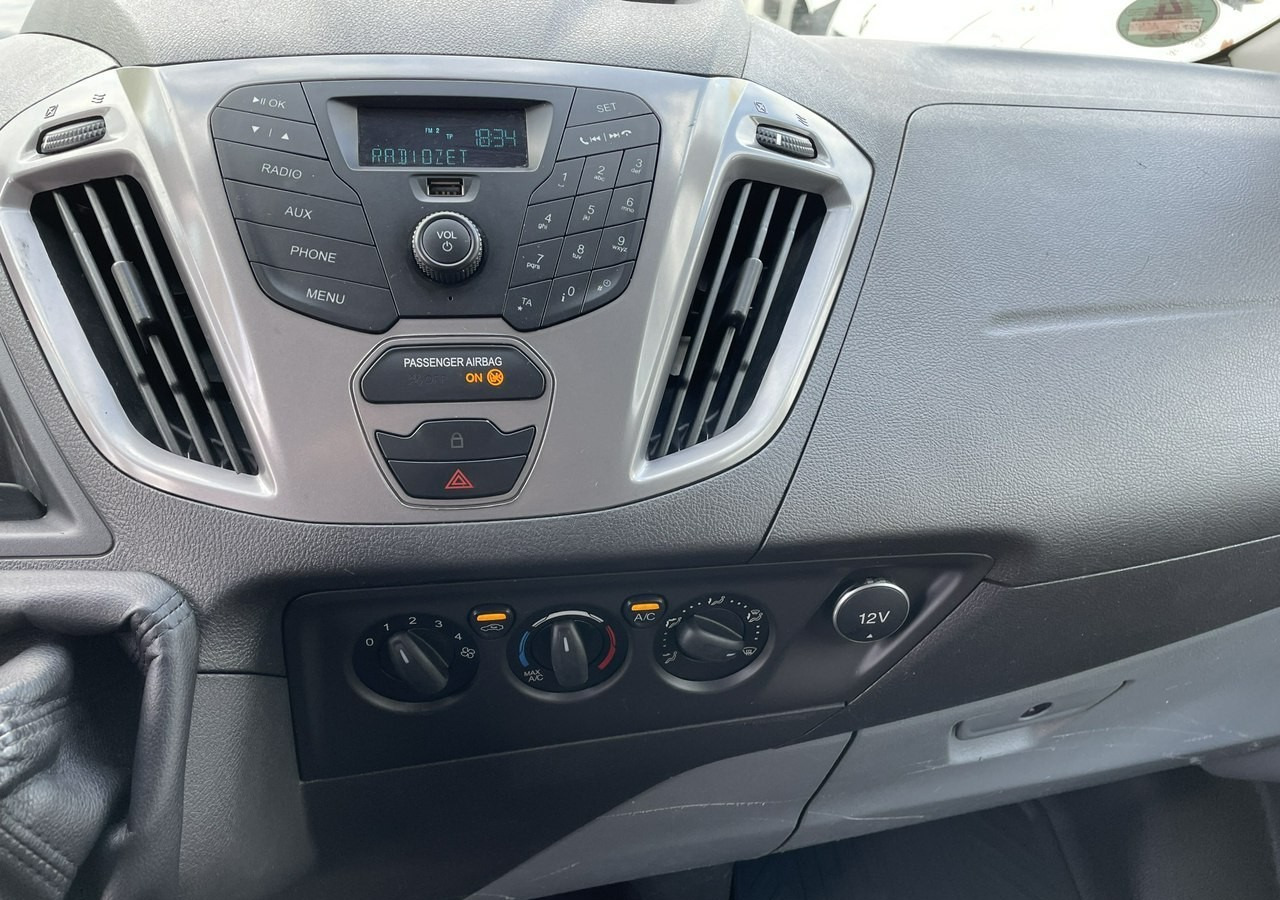 Товарен бус Ford Transit Transit Custom Transit Custom 2.0 Klima 153tkm Model 2018: снимка 12 Товарен бус Ford Transit Transit Custom Transit Custom 2.0 Klima 153tkm Model 2018: снимка 12