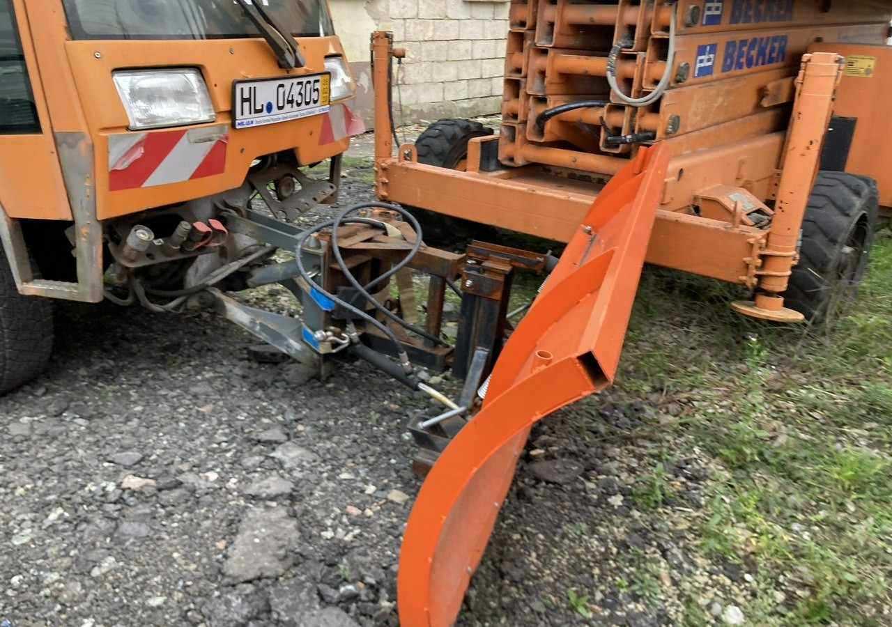 Inna Inny Hansa 4X4 pług posypywarka wywrotka - Снегорин: снимка 3 Inna Inny Hansa 4X4 pług posypywarka wywrotka - Снегорин: снимка 3