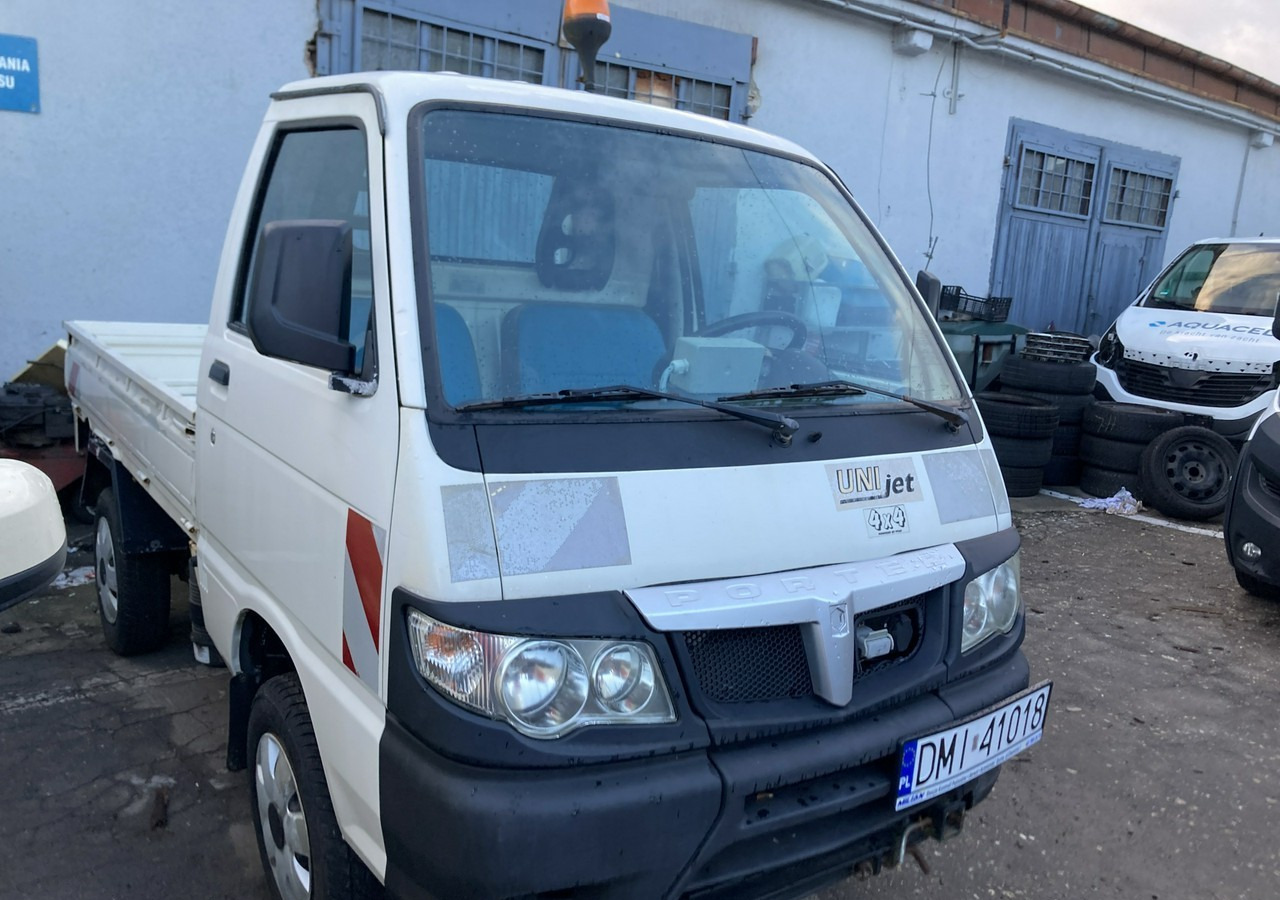 Inna Inny PFAU Piaggio Porter 4X4 Skrzynia odśnieżarka Pług 5655km 2012 - Бордови бус: снимка 2 Inna Inny PFAU Piaggio Porter 4X4 Skrzynia odśnieżarka Pług 5655km 2012 - Бордови бус: снимка 2